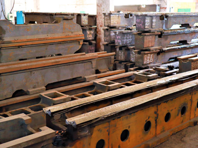 KHAPANG IRON PROCESS : Lathe Bed Induction Hardening